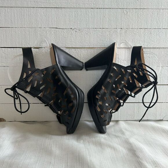 CL by Chinese Laundry Way-015 Black Preforated Lace Up Block Heel 8.5 - Picture 7 of 9